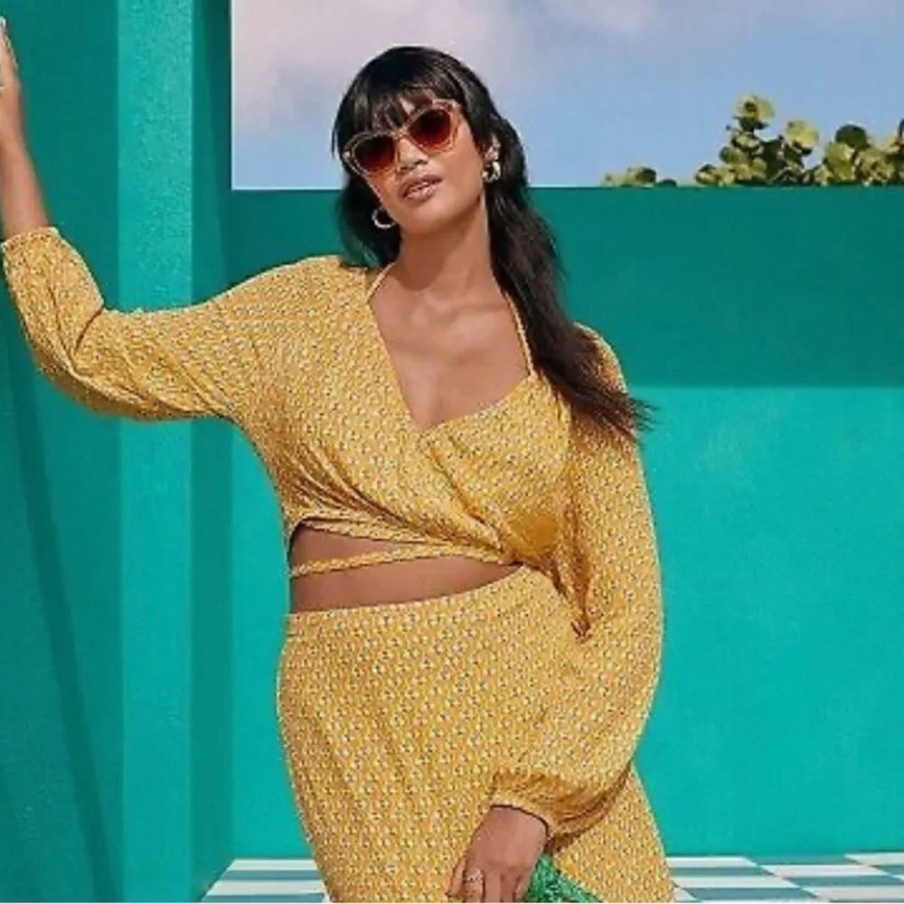 Rhode By Target Women's Dainty Lotus Print Wrap Top Yellow/Turquoise Size M NWT
